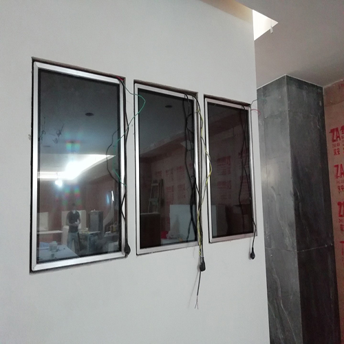 湖南湘潭某綜合樓32寸廣告機(jī)展示項(xiàng)目