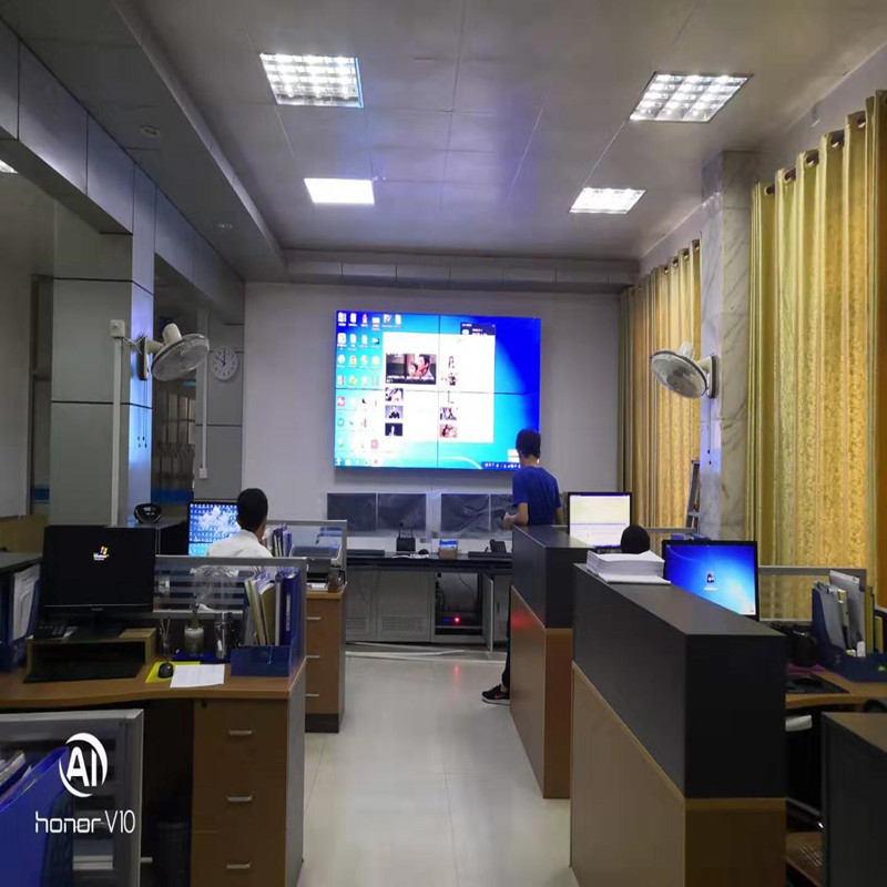 信特安55寸拼接屏入駐福州機務(wù)段質(zhì)量分析室